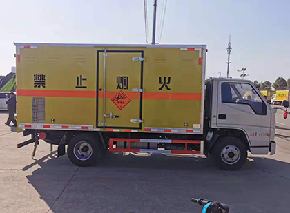 托克托爆破器材运输车工人安全操作规范与智能技术保障